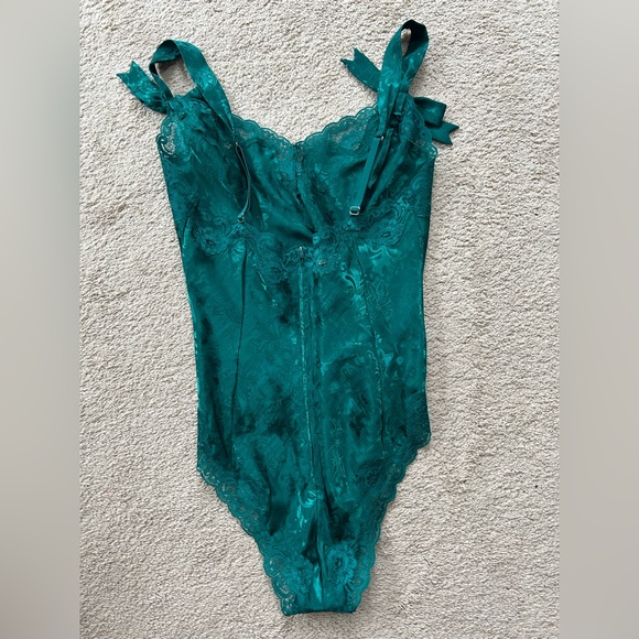 Vintage Victoria’s Secret Dark Green Satin Pattern Teddy Bow Straps Lace Zip m - Picture 3 of 6